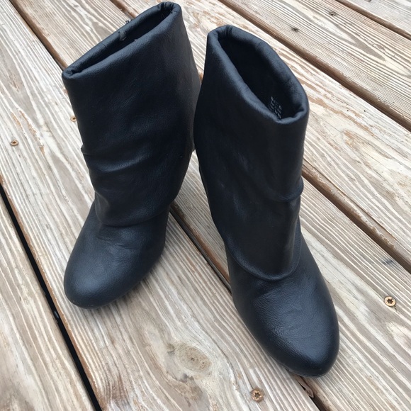 Simply Vera / Vera Wang boots - Picture 3 of 7